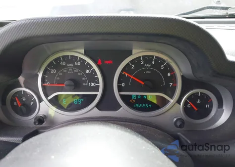 2007 Jeep Wrangler Unlimited Sahara z USA, uszkodzony, nr VIN 1J8GA59187L104774